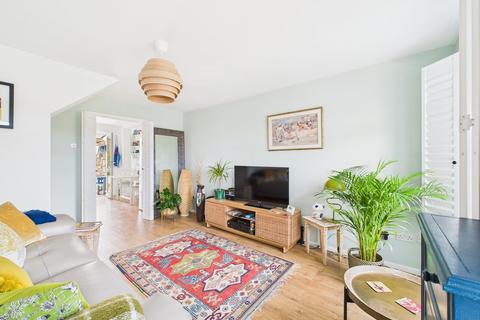28 Okehampton Crescent, Nottingham, NG3 5SE