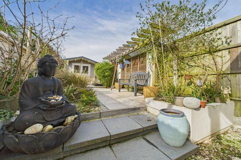 28 Okehampton Crescent, Nottingham, NG3 5SE