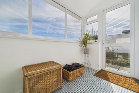 28 Okehampton Crescent, Nottingham, NG3 5SE