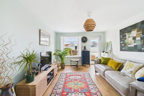 28 Okehampton Crescent, Nottingham, NG3 5SE