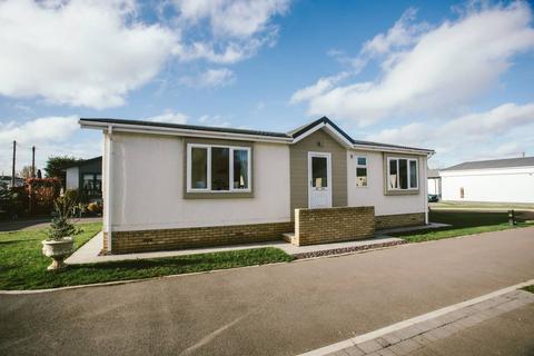 2 bedroom park home for sale, Countryside Location Cambs Norfolk Border