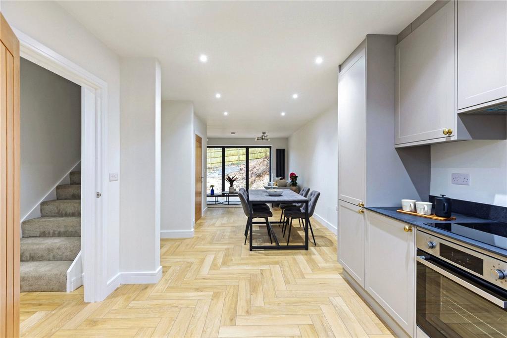 Kitchen / Dining