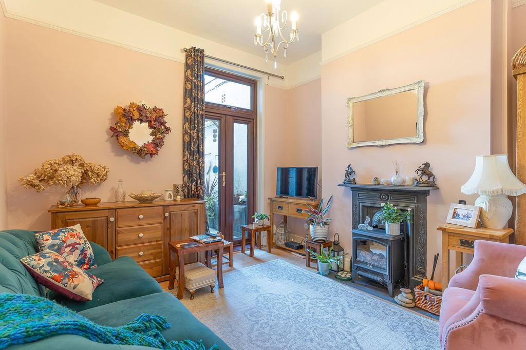 Sitting/Dining Room