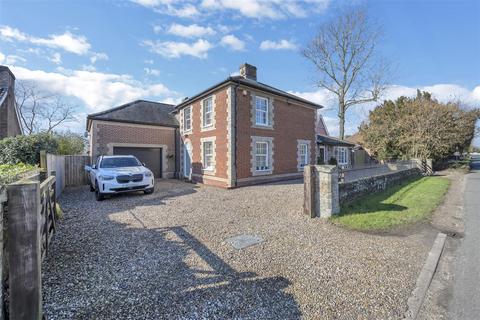 5 bedroom detached house for sale, Thetford Road, Coney Weston