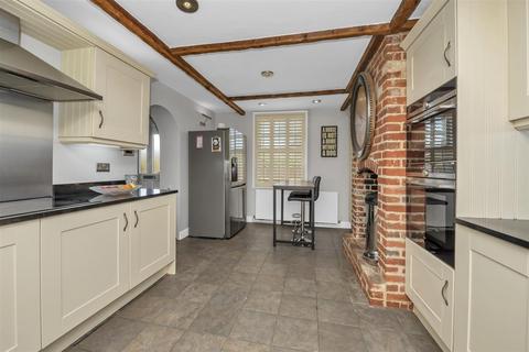 5 bedroom detached house for sale, Thetford Road, Coney Weston