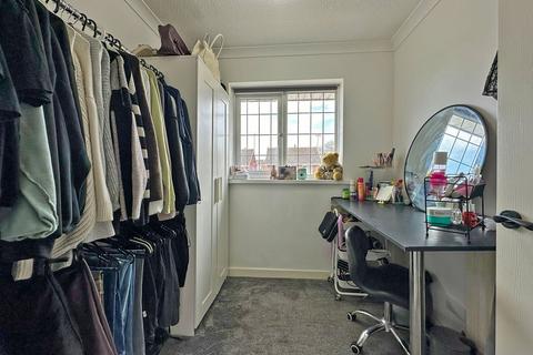 58 Forge Valley Way, Wombourne, Wolverhampton, WV5 8JR