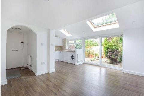 1 bedroom flat to rent, Hale End Close, Ruislip, HA4