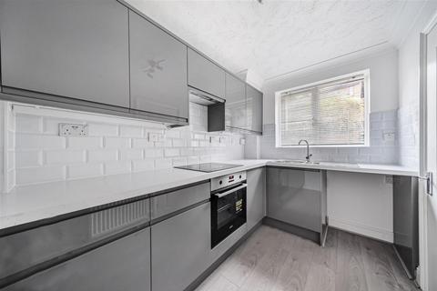 2 bedroom house to rent, Cuthbert Gardens, South Norwood, SE25