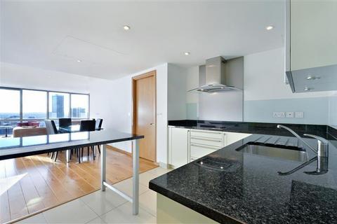 2 bedroom flat to rent, No. 1 West India Quay, Hertsmere Road, London, E14