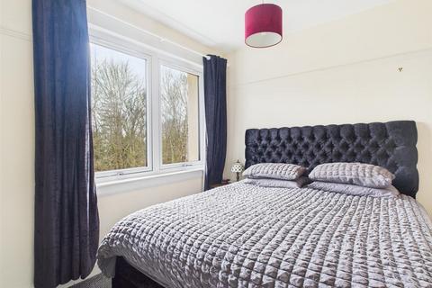 2 Lundavra Crescent, Fort William, PH33 6JL