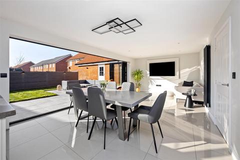 27 Geranium Drive, Worthing, BN13 3WQ