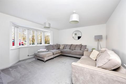 27 Geranium Drive, Worthing, BN13 3WQ