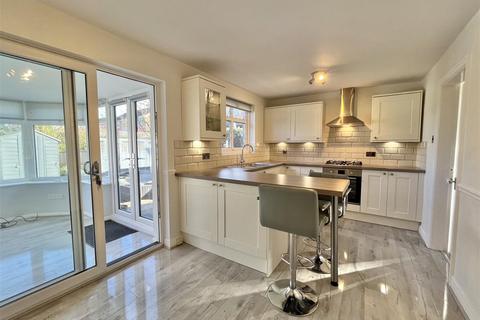 4 bedroom detached house for sale, Arundel Grange, Simmondley, Glossop