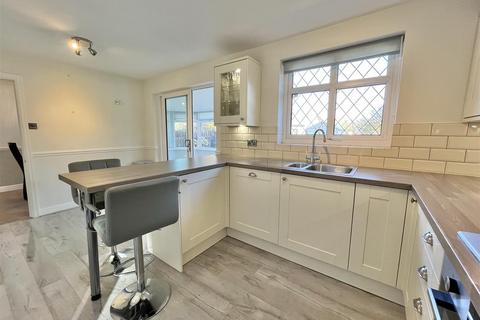 4 bedroom detached house for sale, Arundel Grange, Simmondley, Glossop