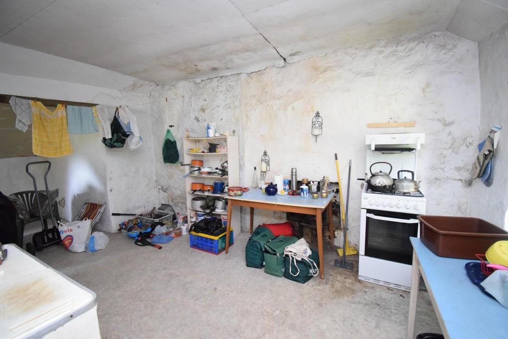 Kitchen Area (2).JPG