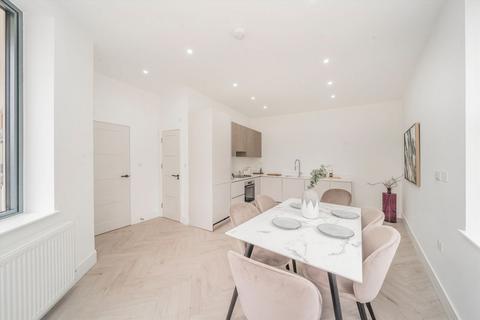 Bowes Road, London N13