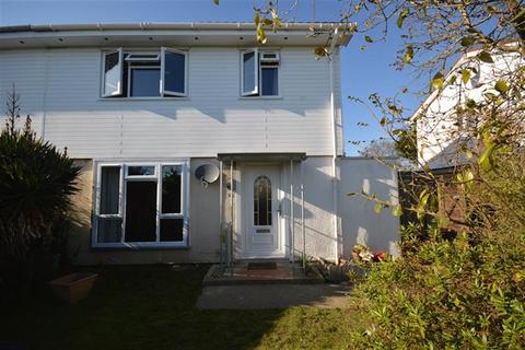 3 bedroom semi-detached house to rent, Coldnailhurst Avenue, Braintree, CM7