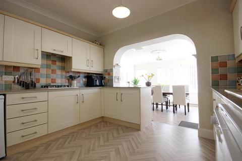 57 Esplanade, Hornsea, HU18 1NQ
