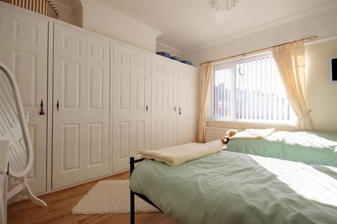 57 Esplanade, Hornsea, HU18 1NQ