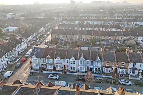 3 bedroom terraced house for sale, Moseley Street, Southend-on-Sea, Essex, SS2