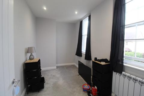 2 bedroom flat to rent, Whitehorse Street, Baldock, Hertfordshire, SG7 6QF