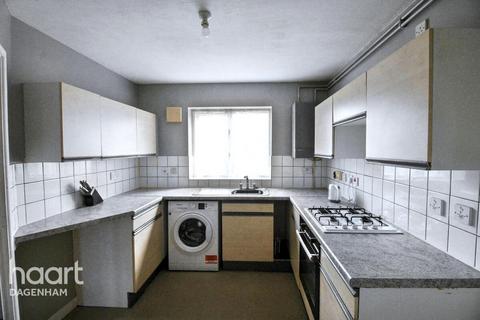 2 bedroom terraced house to rent, Wood Lane, DAGENHAM