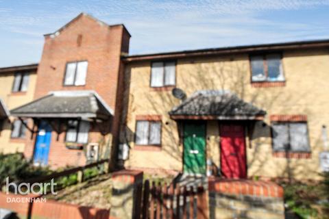 2 bedroom terraced house to rent, Wood Lane, DAGENHAM