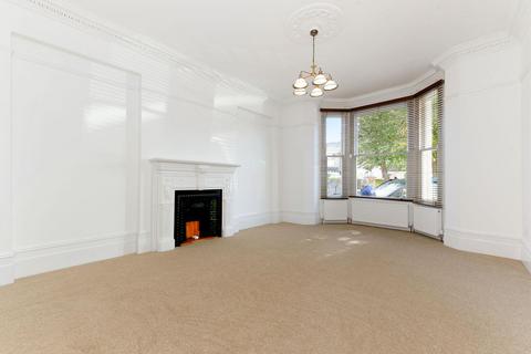 2 bedroom flat to rent, Madeley Road, Ealing, W5