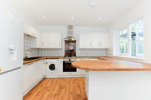 2 bedroom flat to rent, Madeley Road, Ealing, W5