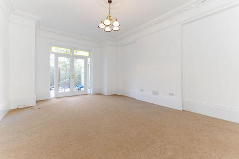 2 bedroom flat to rent, Madeley Road, Ealing, W5