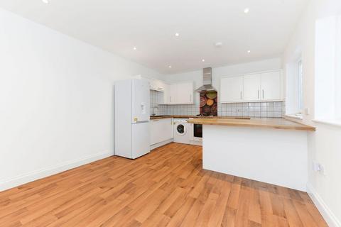 2 bedroom flat to rent, Madeley Road, Ealing, W5