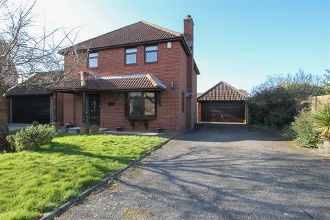 3 bedroom detached house for sale, St. Georges Close, Hook End