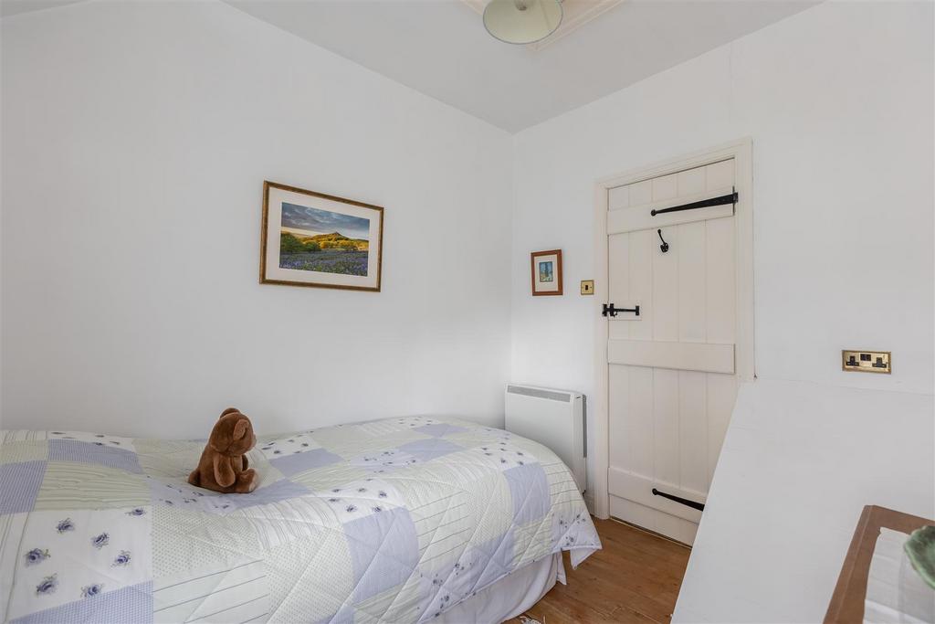 Bell Cottage Bedroom 2-3.jpg