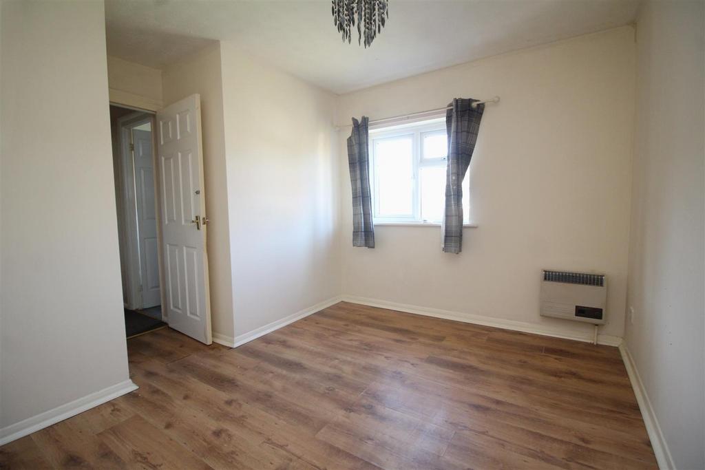Bedroom 1 .JPG