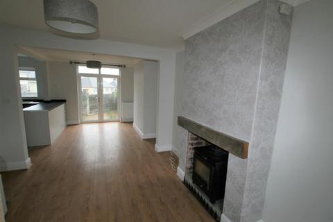 3 bedroom semi-detached house to rent, Snape Hill Lane, Dronfield, S18