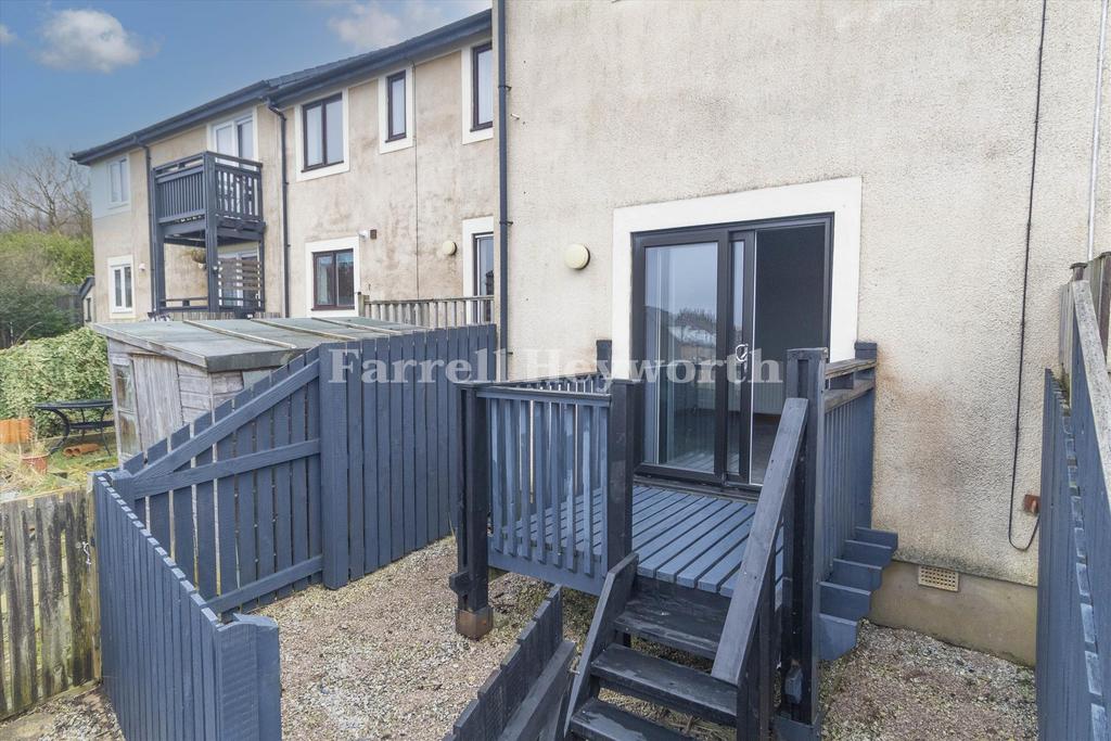 Rear Decking Area