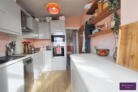 137 Barnsley Road, Darfield, Barnsley, S73 9PE