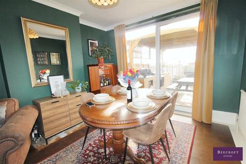 137 Barnsley Road, Darfield, Barnsley, S73 9PE