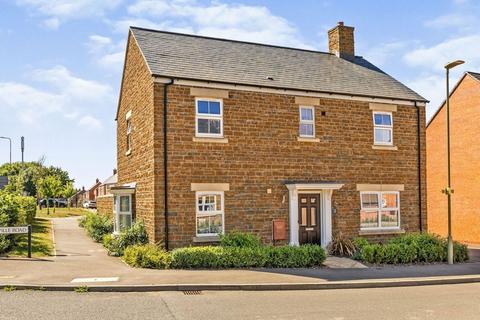 4 bedroom detached house for sale, Greville Road, Banbury, OX16