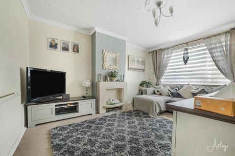 3 bedroom end of terrace house for sale, Moorland Road, Neath