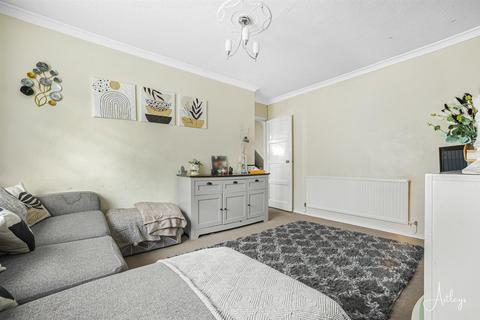 3 bedroom end of terrace house for sale, Moorland Road, Neath