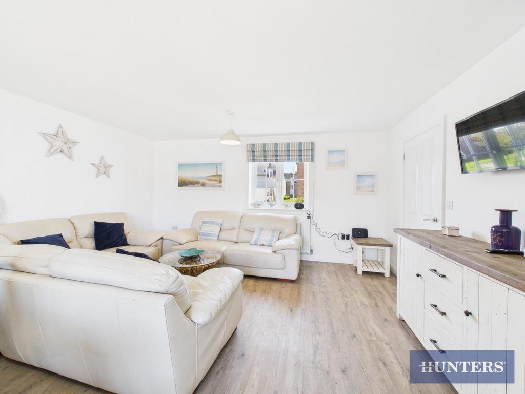 CAM01999 G0-PR0384-STILL038.jpg