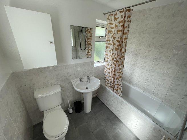 Crown-gardens-ct2-8lq-967108