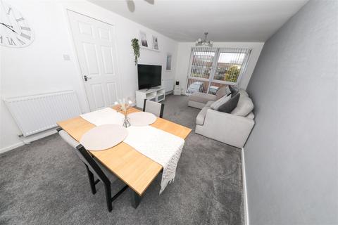 2 bedroom flat for sale, Cullen Drive, Glenrothes