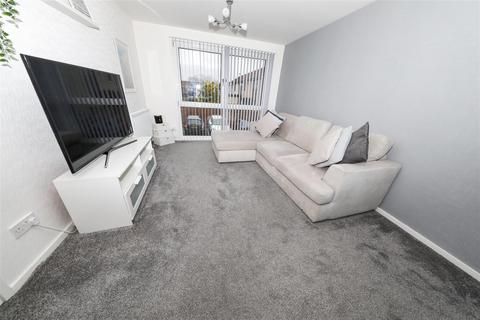 2 bedroom flat for sale, Cullen Drive, Glenrothes