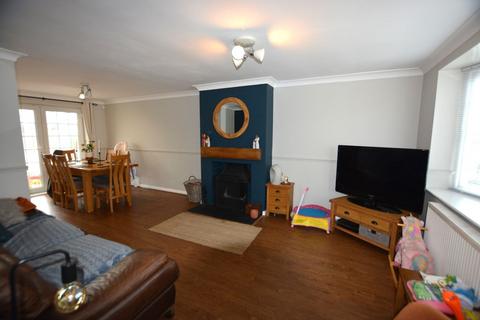 3 bedroom terraced house to rent, Station Avenue, Ranskill, Retford