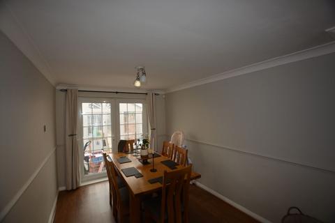 3 bedroom terraced house to rent, Station Avenue, Ranskill, Retford