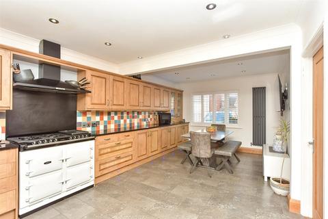 Anatase Close, Sittingbourne, Kent