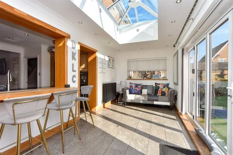 4 bedroom detached house for sale, Anatase Close, Sittingbourne ME10