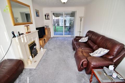 3 bedroom semi-detached house for sale, Southfield Drive, Westhoughton, BL5 2NB